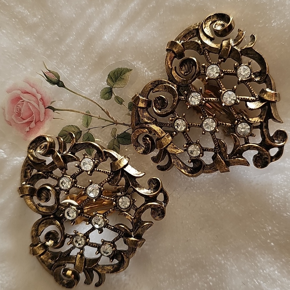 Barrera Elegant Gold Heart Clip On Earrings with Crystals By Avon